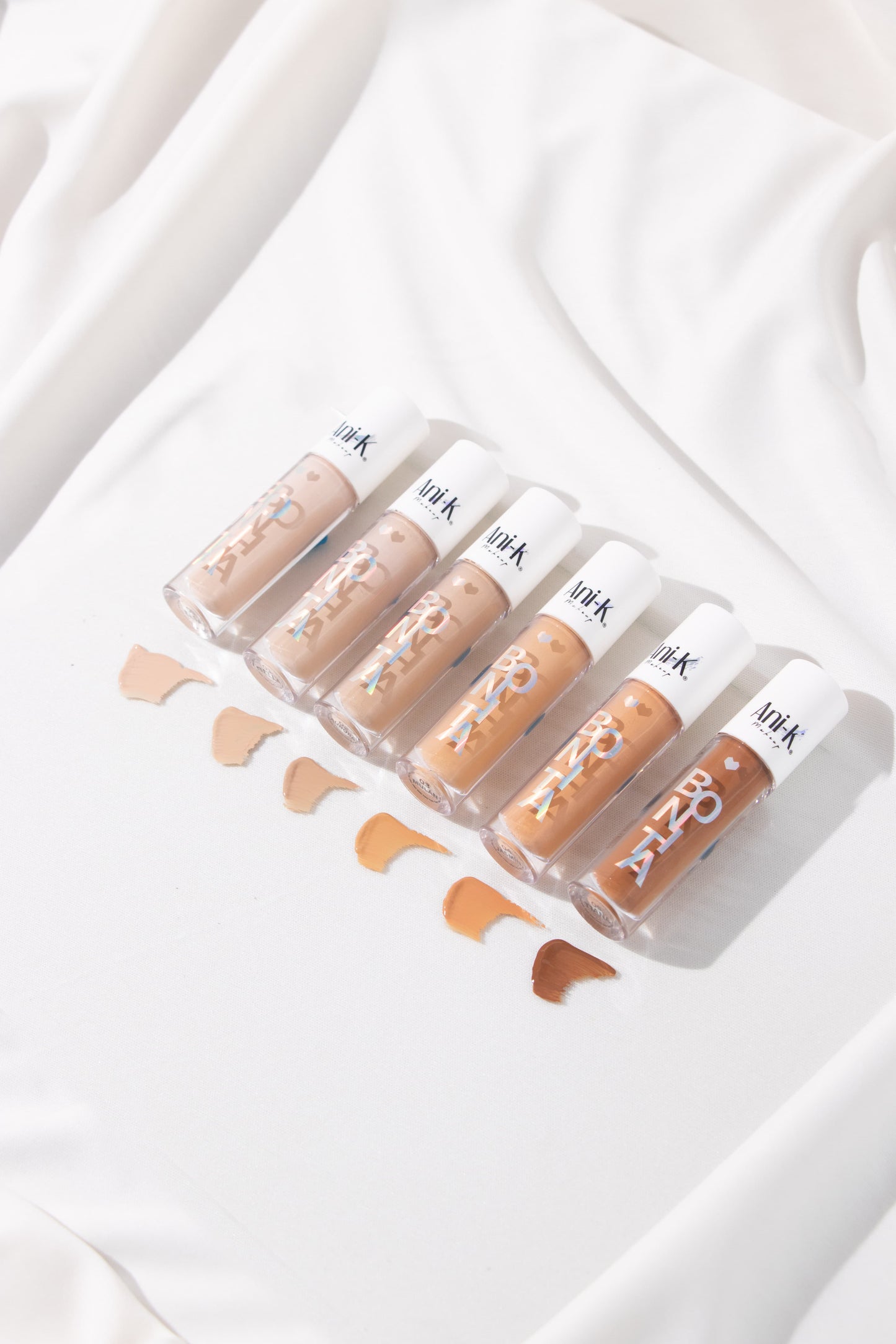 CORRECTOR DE OJERAS BONITA DE ANI-K