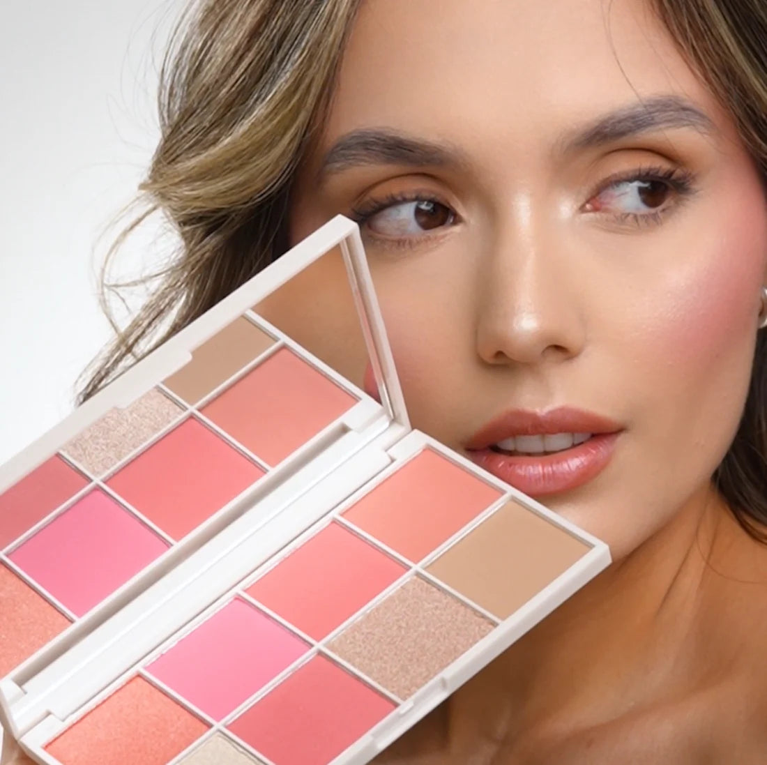 PALETA DE RUBOR LIGHT SET 8T DE MONTOC